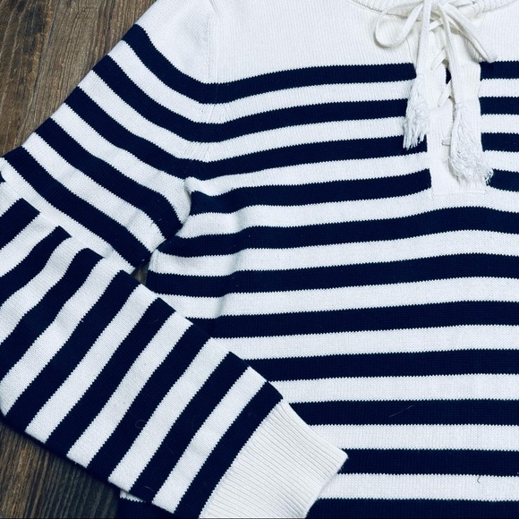 Banana Republic Ivory & Navy Stripe Nautical Lace Up Front Pullover Sweater L - Picture 5 of 9